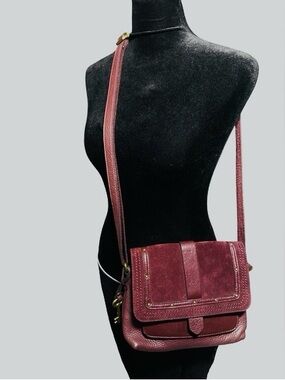 Burgundy Fossil Leather Crossbody Purse.